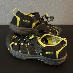 Keen Kids Black and Yellow Adventure Sandals